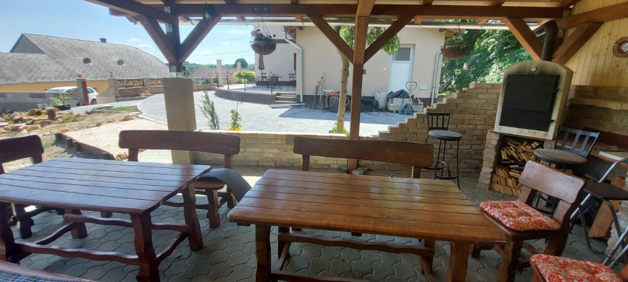 Villa Verteskacsa Vértesacsa Exteriör bild