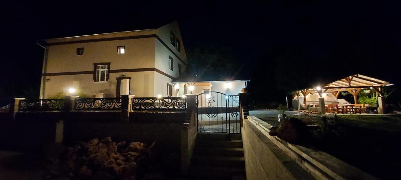 Villa Verteskacsa Vértesacsa Exteriör bild