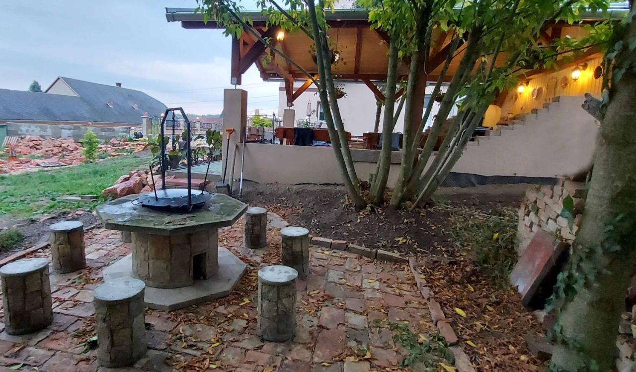 Villa Verteskacsa Vértesacsa Exteriör bild